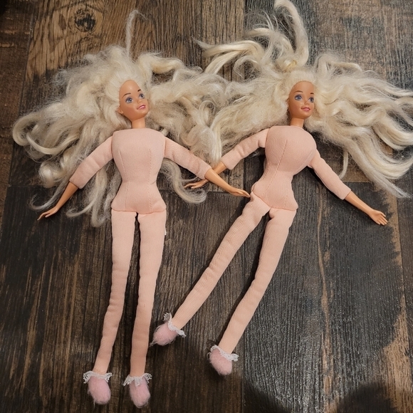 Vintage Washable 1993 Barbie Dolls Set of 2 - Picture 1 of 4